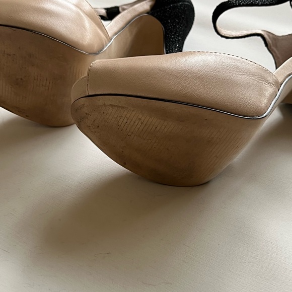 BCBG Platform Heels 👠 - Picture 4 of 5